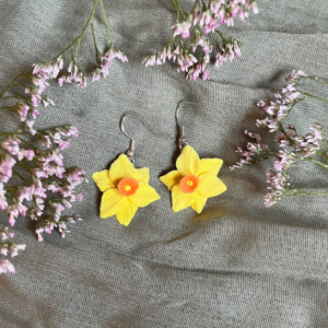 Hand-Sculpted Daffodil Dangle Earrings – March Birth Flower Jewelry